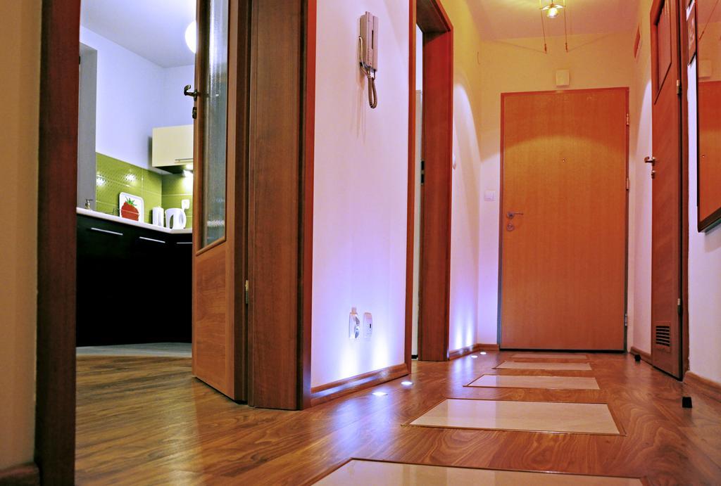 Color Apartment Krasków Δωμάτιο φωτογραφία