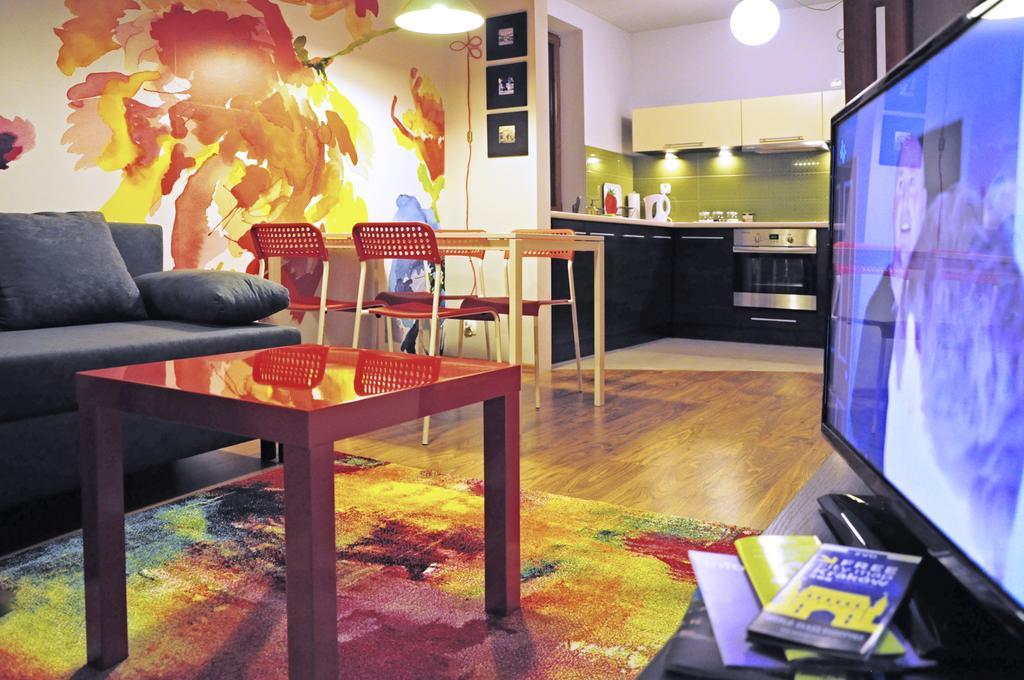 Color Apartment Krasków Δωμάτιο φωτογραφία