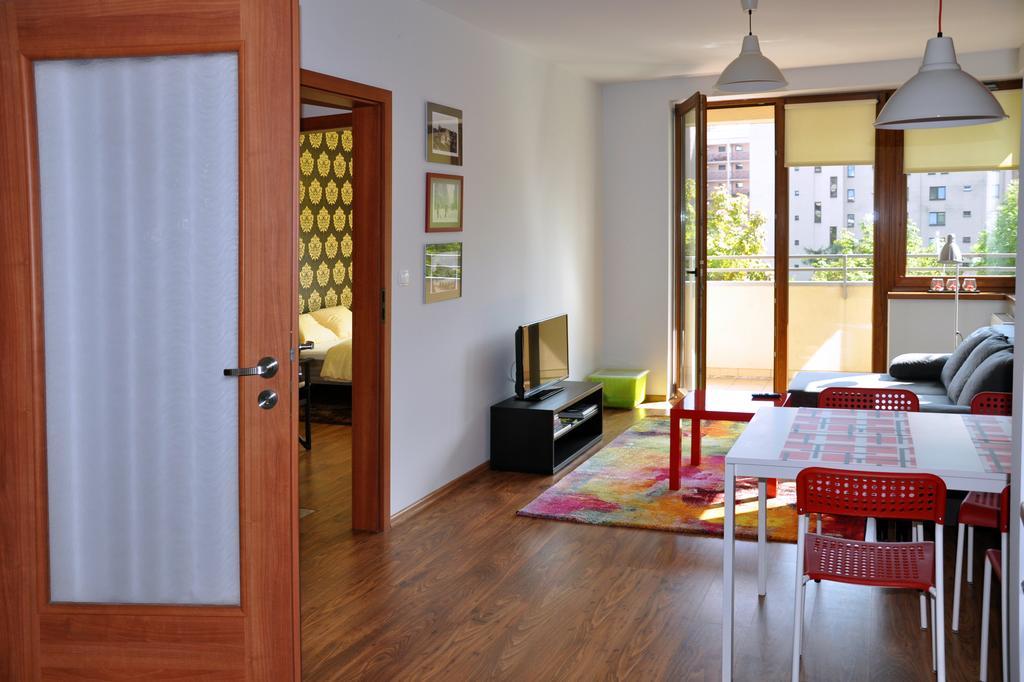 Color Apartment Krasków Δωμάτιο φωτογραφία
